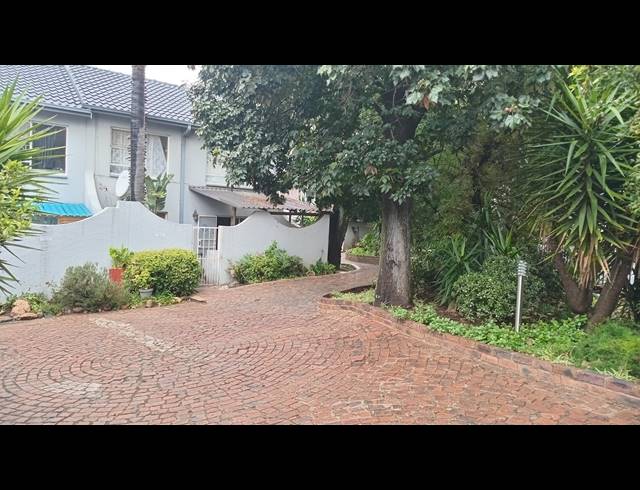 2 BEDROOM TOWNHOUSE FOR SALE IN PRIMROSE